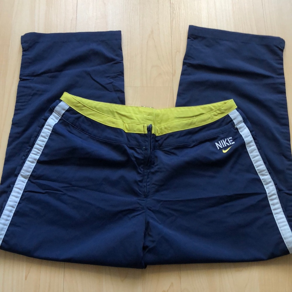 Nike - Trackpants - Picture 2 of 4
